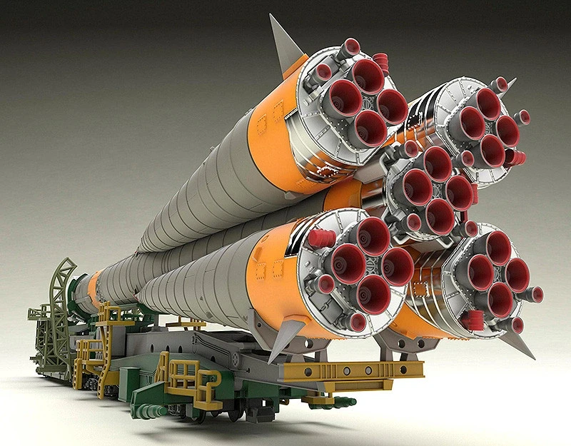 1/500 SOYUZ LAUNCH VEHICLE AND TRANSPORTER MODEORID - Imagen 3