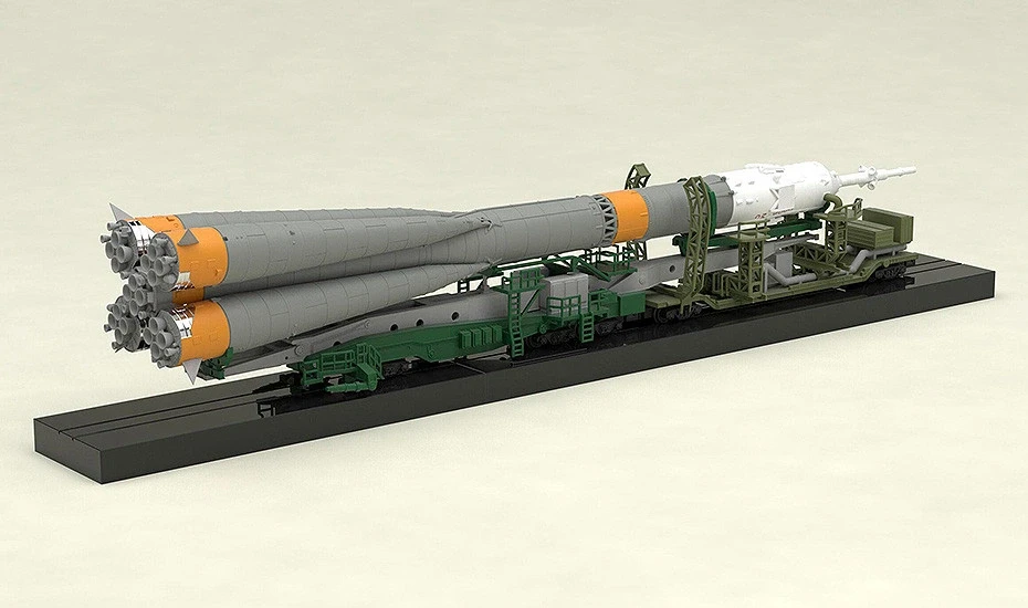 1/500 SOYUZ LAUNCH VEHICLE AND TRANSPORTER MODEORID - Imagen 2