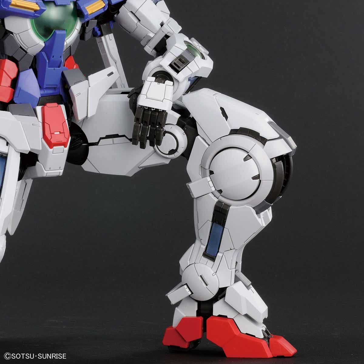 PG 1/60 GN-001 GUNDAM EXIA (LIGHTING MODEL) - Imagen 12