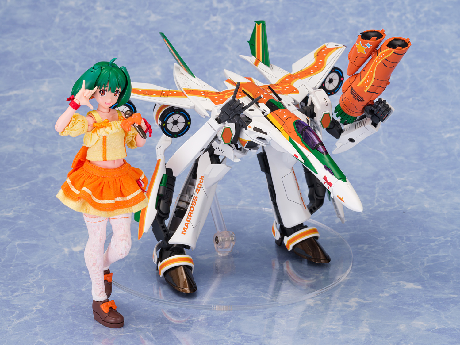 AOSHIMA VF-25F MESSIAH RANKA LEE MACROSS 40TH ANNIVERSARY - Imagen 2