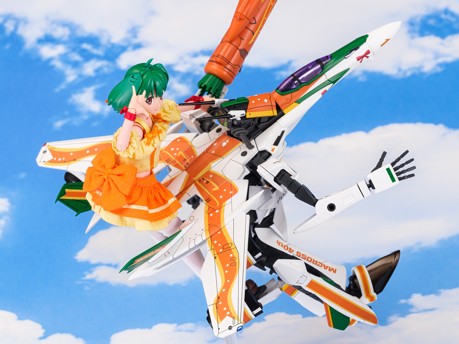 AOSHIMA VF-25F MESSIAH RANKA LEE MACROSS 40TH ANNIVERSARY - Imagen 4
