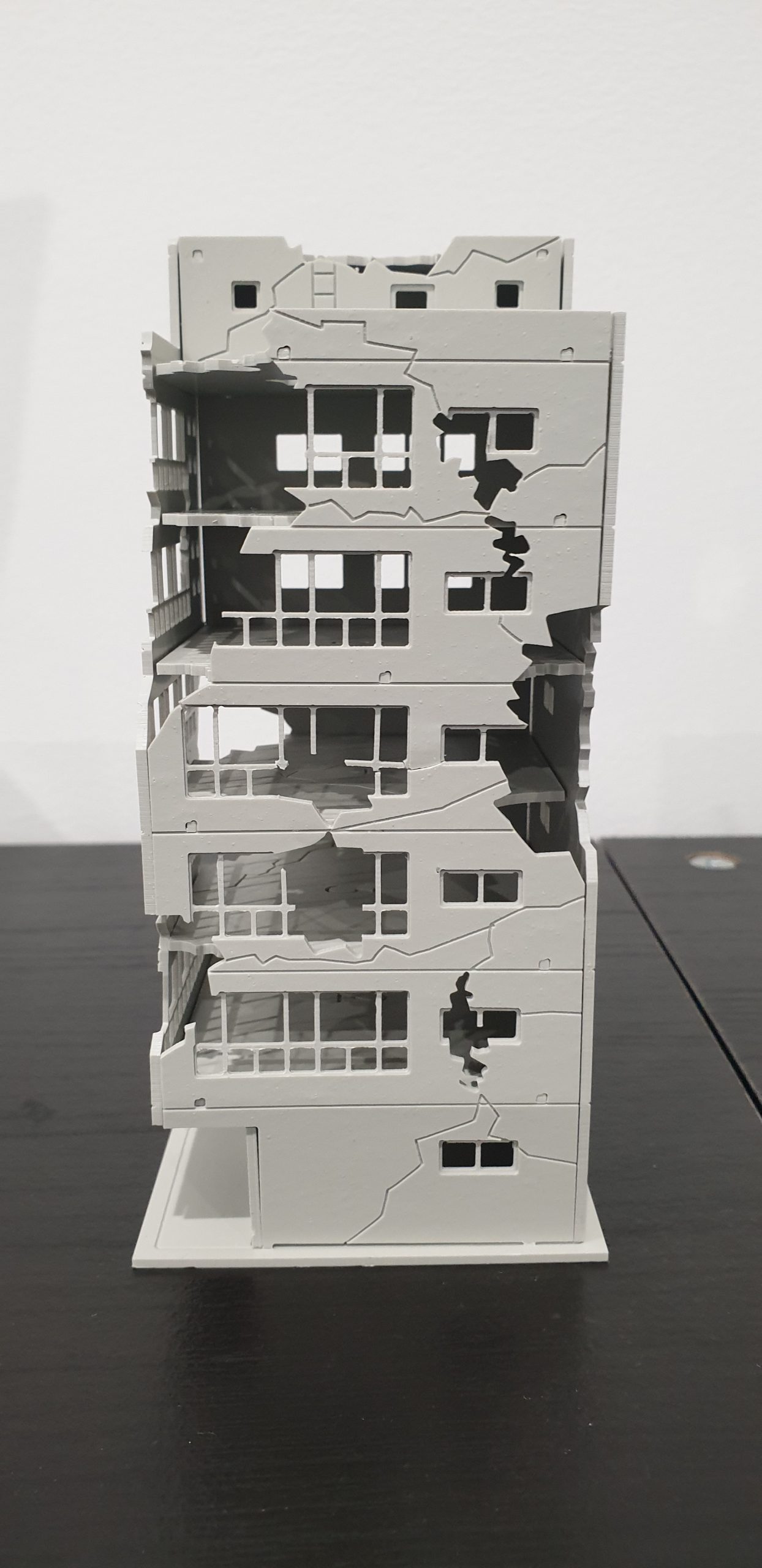 EDIFICIO EN RUINAS PARA GUNDAM ESCALA 1/144 - Imagen 3