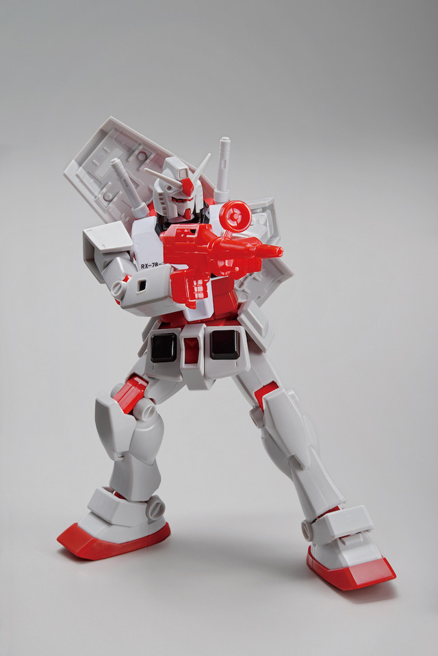 HGUC 1/144 RX-78-2U GUNDAM UNIQLO - Imagen 4