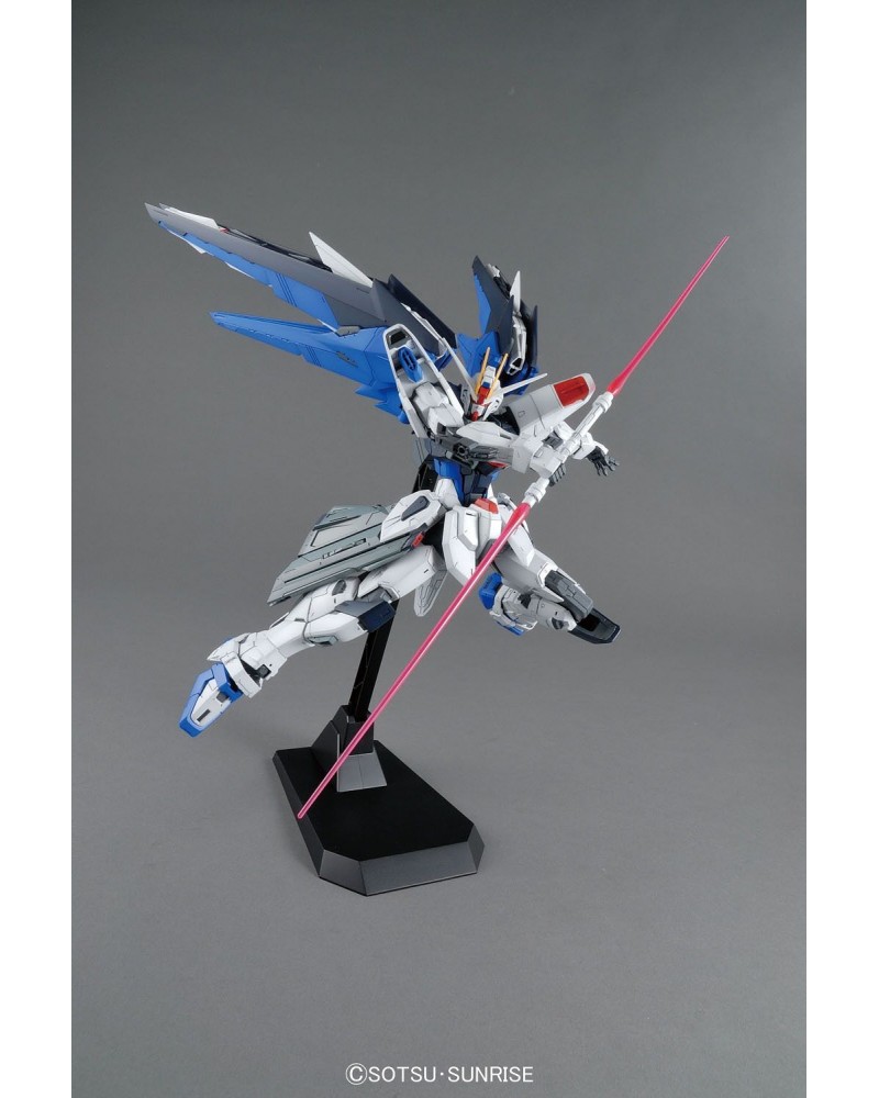 MG 1/100 ZGMF-X10A FREEDOM GUNDAM VER 2.0 - Nº 192 - Imagen 4