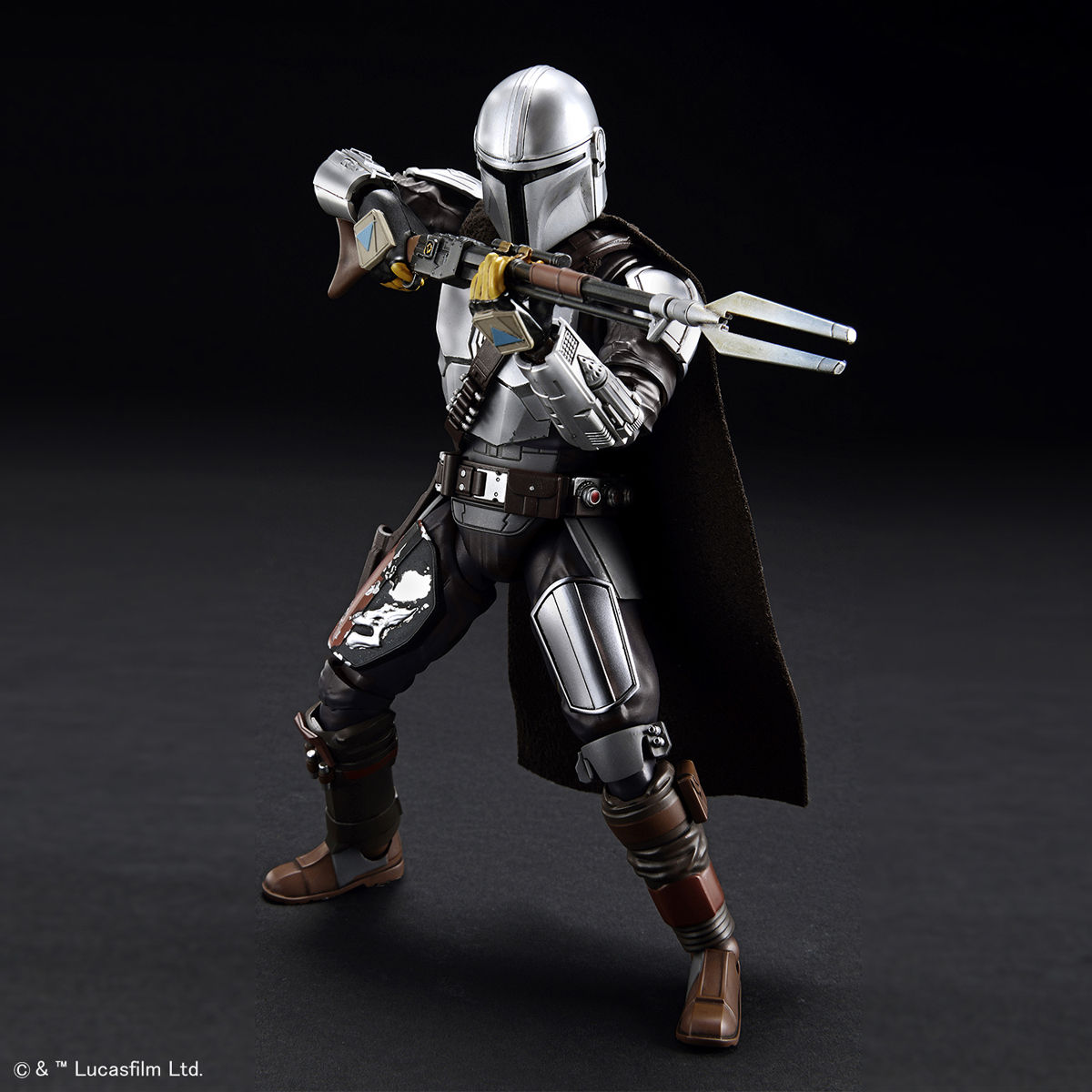 STAR WARS 1/12 THE MANDARLORIAN (BERKAR ARMOR) SILVER COIATING VER MODEL KIT - Imagen 4