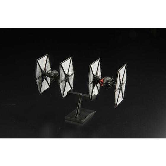 STAR WARS NON SCALE FIRST ORDER TIE FIGHTER SET MODEL KIT - Imagen 3